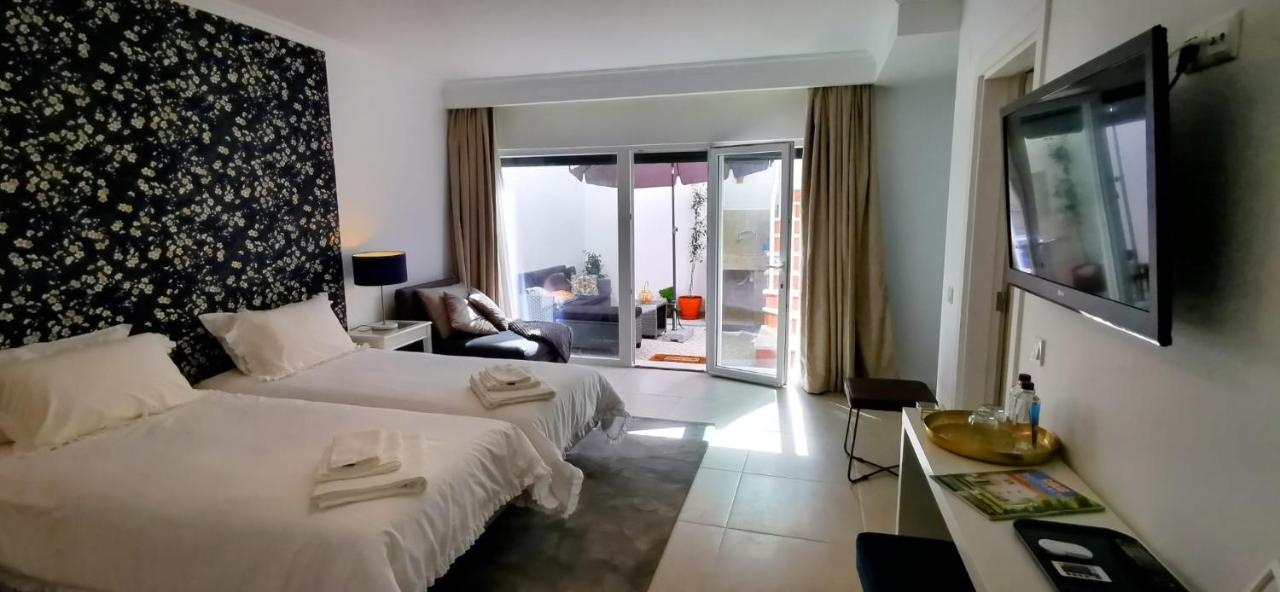 Quarto Duplo Com Kitchenette, Wc E Patio Privativo Apartment Corroios Exterior photo
