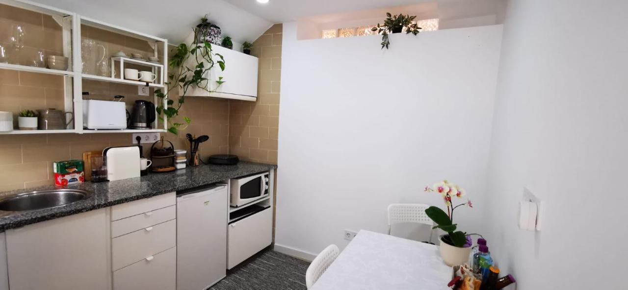 Quarto Duplo Com Kitchenette, Wc E Patio Privativo Apartment Corroios Exterior photo