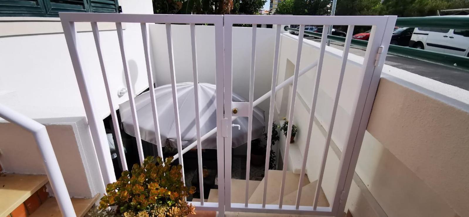 Quarto Duplo Com Kitchenette, Wc E Patio Privativo Apartment Corroios Exterior photo