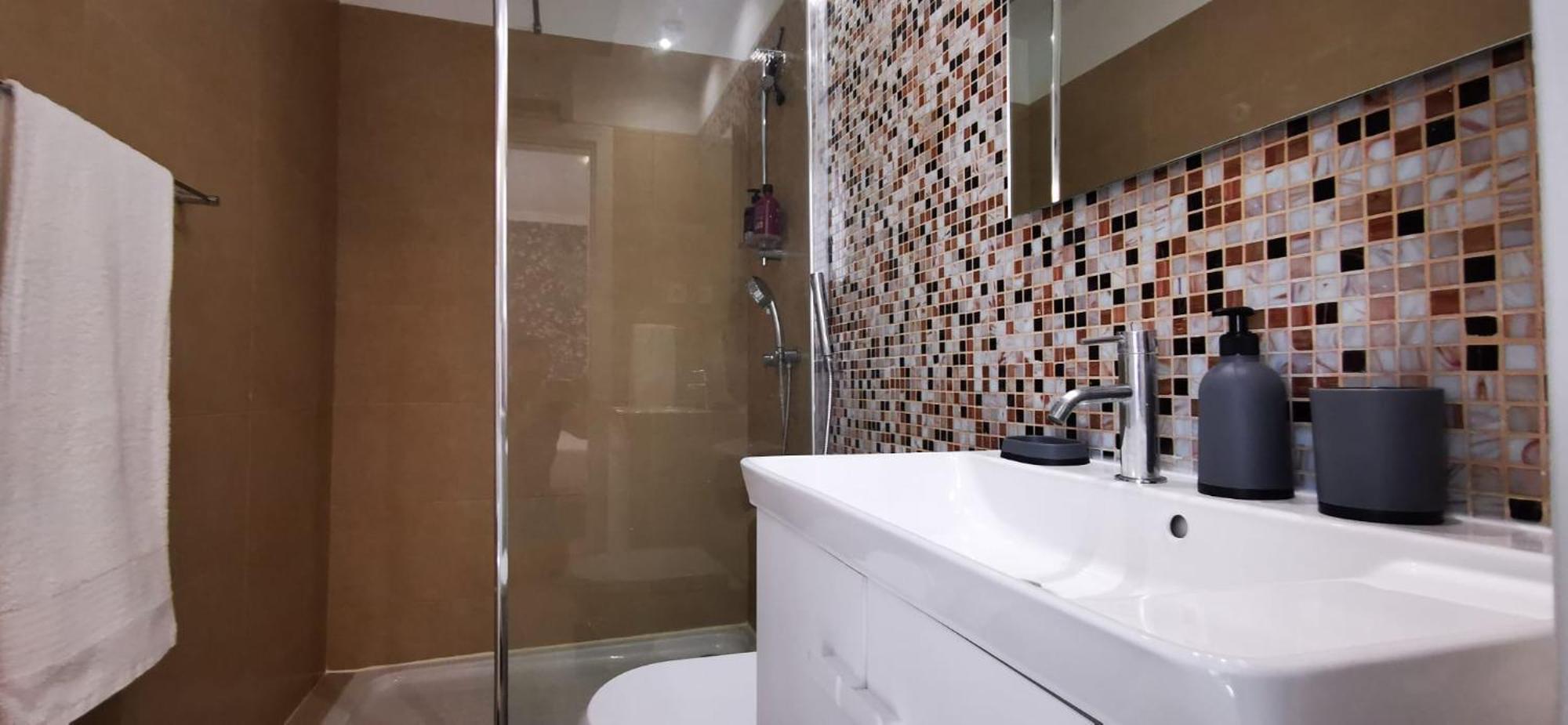 Quarto Duplo Com Kitchenette, Wc E Patio Privativo Apartment Corroios Exterior photo
